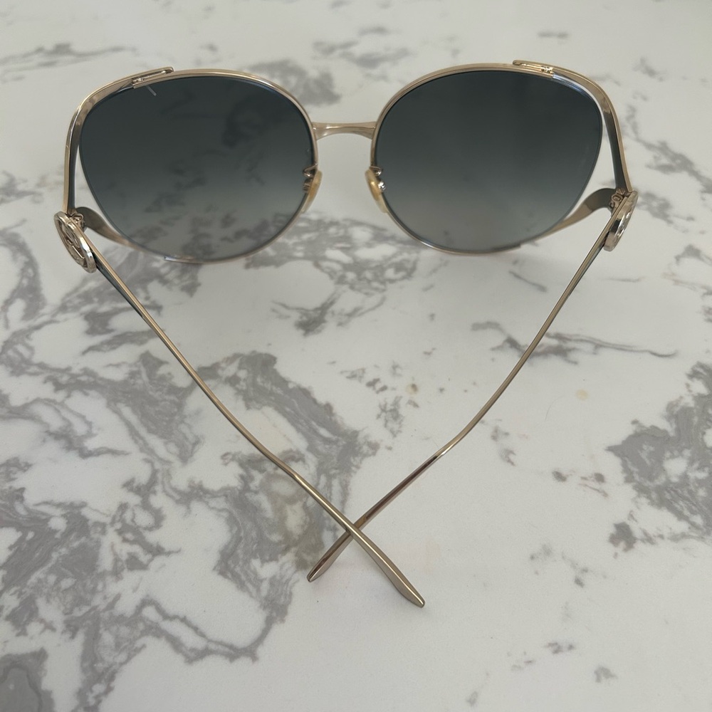 Gucci Oversized Sunglasses Gold Frame - Picture 2 of 5